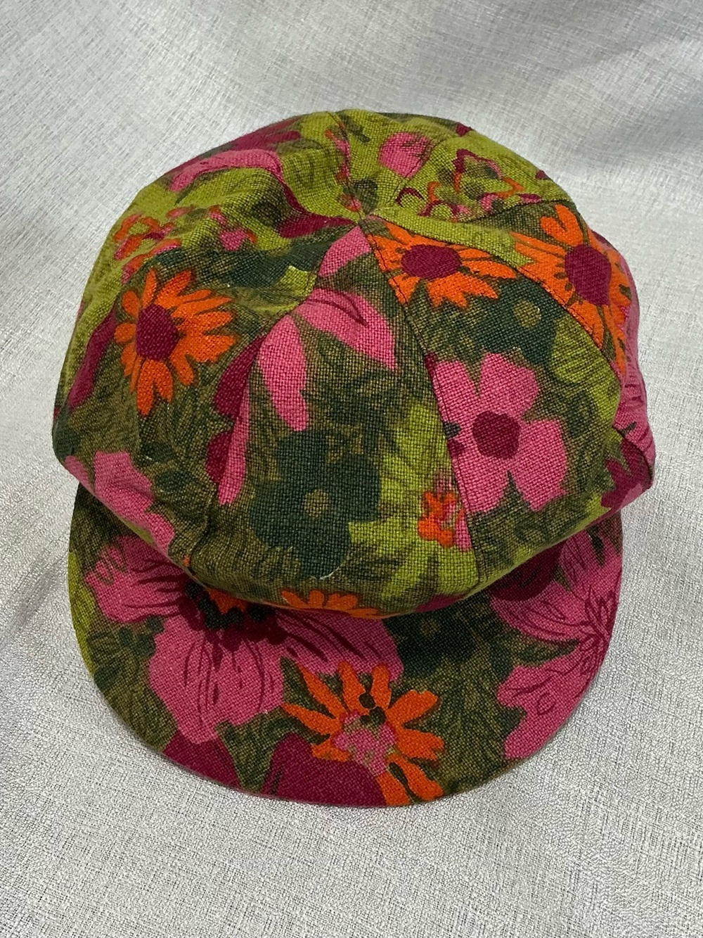 Vintage 1960s/1970s Psychedelic Floral Barkcloth/ Linen Newsboy Cap Go Go Style